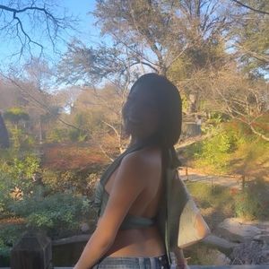 Meet your Posher, Leslie